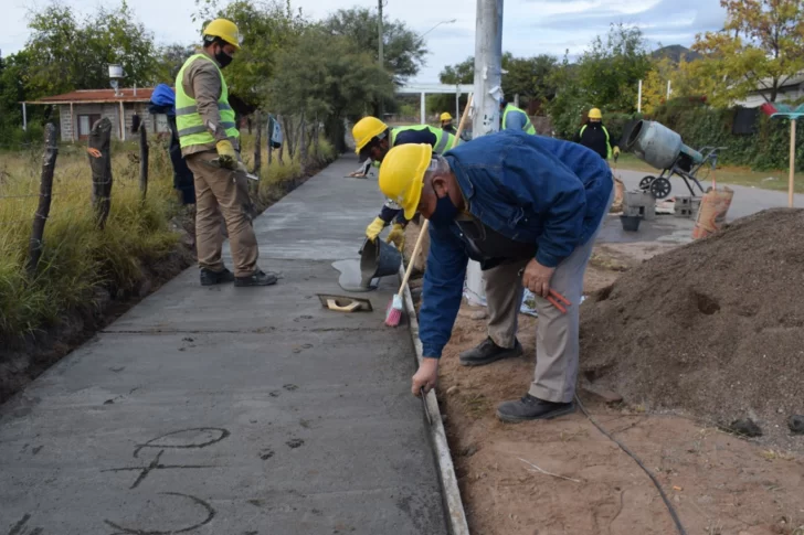 En Valle Fértil vandalizaron las veredas a pocas horas de haberlas construido