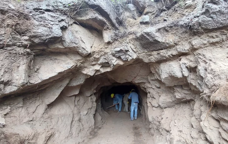 Limpian un túnel para que pase más agua al dique San Agustín