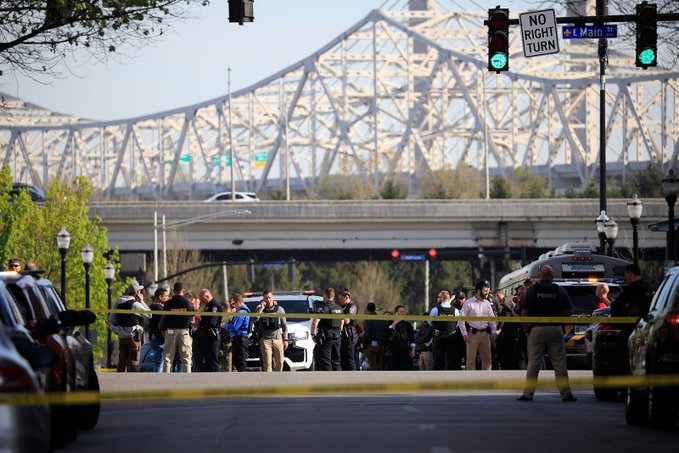 Cinco muertos y ocho heridos en un tiroteo en un banco de una ciudad de EEUU