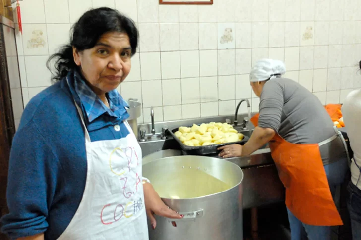 Barrientos sobre la pobreza: “Viene gente con vergüenza que nunca ha ido a un comedor”