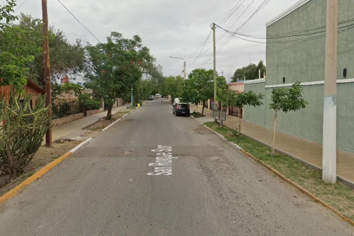 Quiso robar una moto de una casa, se encontró al dueño en la puerta y se lesionó en la huida