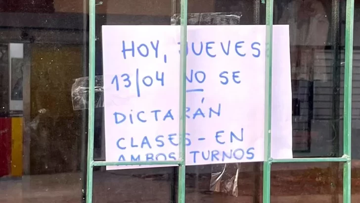 Suspenden clases en una escuela rosarina tras disparos frente a una comisaría vecina