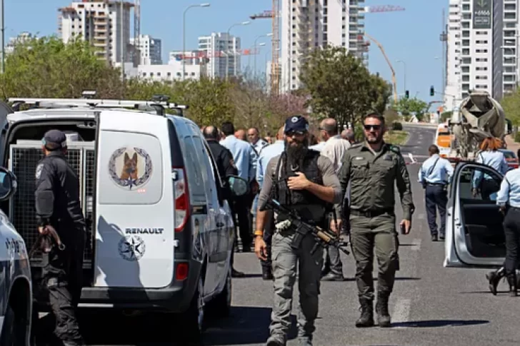 Un muerto y al menos cinco heridos en un ataque en Tel Aviv