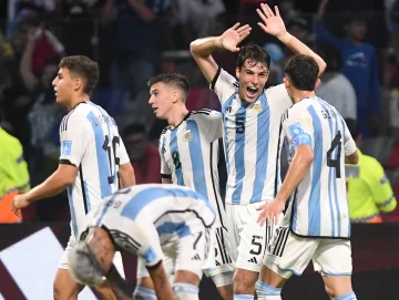 Antes de jugar en San Juan, Argentina goleó por 3-0 a Guatemala y clasificó a octavos de final