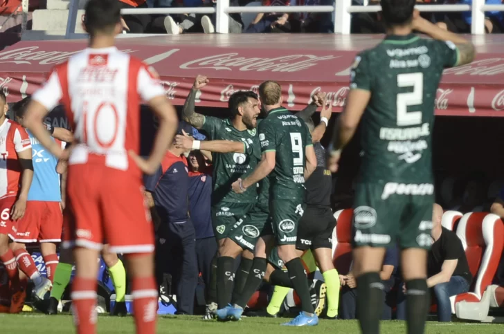 Sarmiento se aprovechó del “Tatengue”