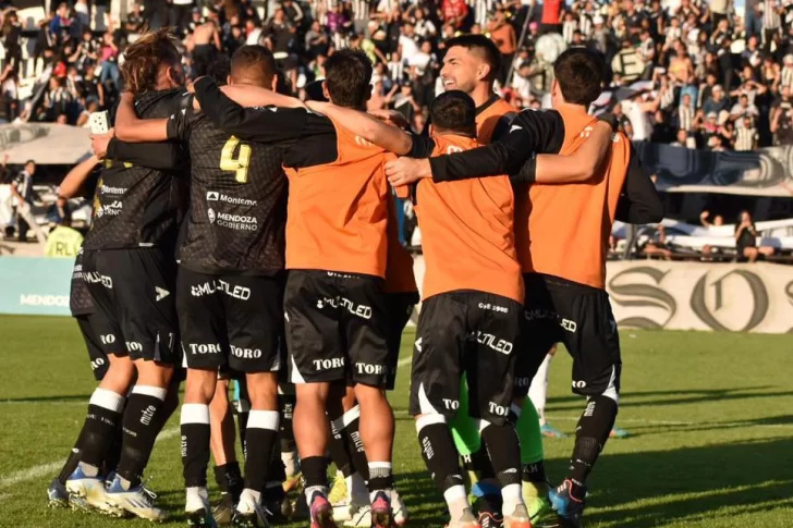 Gimnasia frenó al puntero