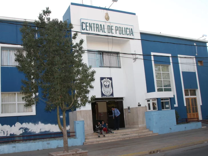 En el segundo semestre terminarán 3 comisarías y esperan licitar la Central