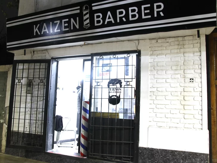 A un barbero le desvalijaron el local, encima a plena luz del día