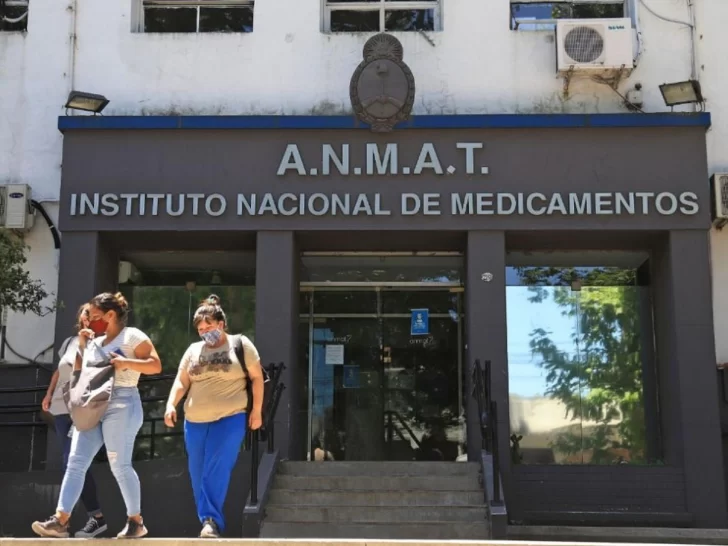 Ordenan a la ANMAT entregar a un niño un remedio que aun no se vende