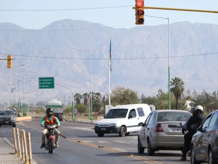 Ruta 40: se retrasó la instalación de semáforos y ahora dicen que en julio empezarán a funcionar