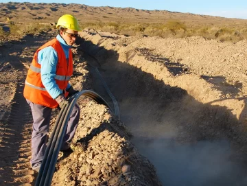 Por la importación en yuanes, estiman que en octubre estará lista la fibra óptica