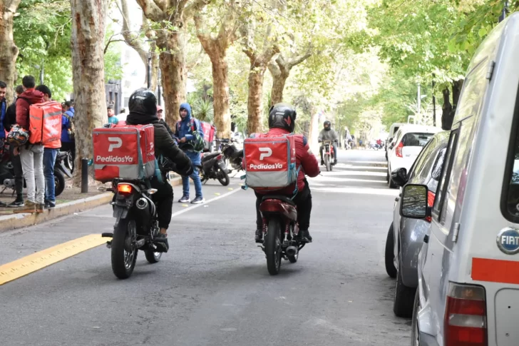 Presentan formalmente en Diputados proyecto para crear registro de trabajadores de delivery