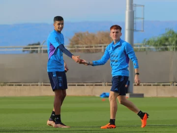 Argentina se entrenó con plantel completo en la cancha auxiliar Bicentenario