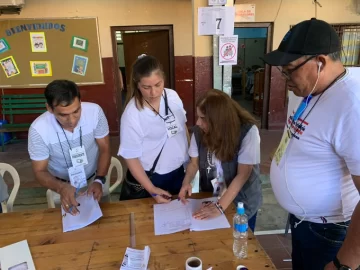 Con una amplia participación de votantes, finalizaron las elecciones presidenciales en Paraguay