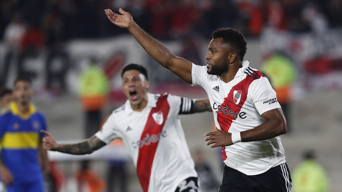 River se quedó con un Superclásico escandaloso