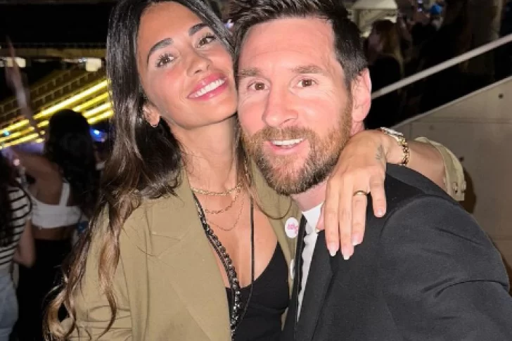 Lionel Messi y Antonela Roccuzzo fueron a ver a Coldplay y conocieron a Chris Martin