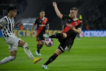 El líder River tropezó y cayó en su visita a Talleres