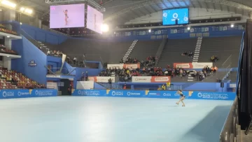 Exitoso primer día de competencia en el Cantoni para la elite mundial del patinaje artístico