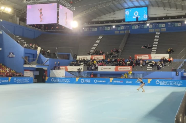 Exitoso primer día de competencia en el Cantoni para la elite mundial del patinaje artístico