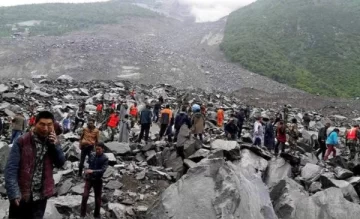 Al menos 19 personas murieron en un deslizamiento de tierras en China