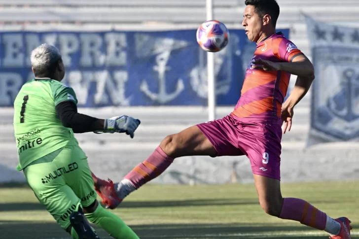 Gimnasia de Mendoza se acomodó en la tabla