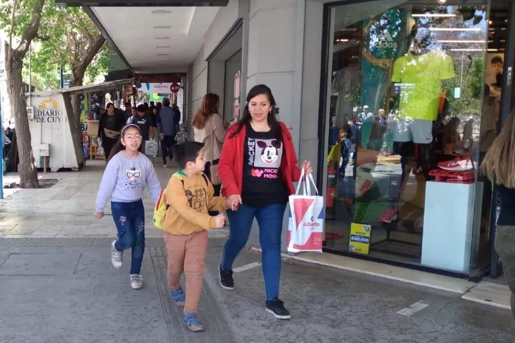 Por la llegada del frío, desde el lunes cambia el horario del comercio en San Juan