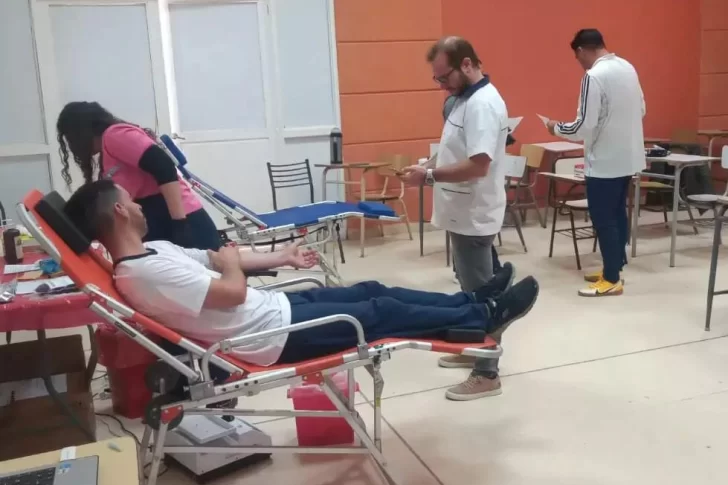 Hubo un leve repunte en la donación de sangre, pero dicen que sigue siendo insuficiente