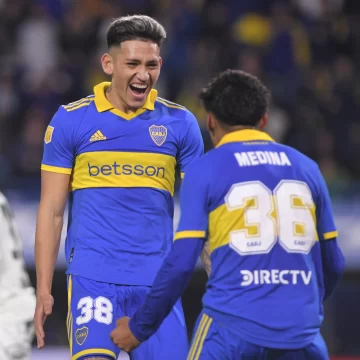 Boca le ganó 2-0 a Sarmiento y sigue en alza