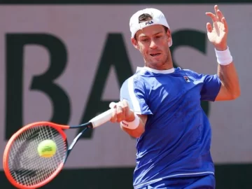 Schwartzman no pudo con el poderío de Tsitsipas, quedó eliminado y saldrá del top 100