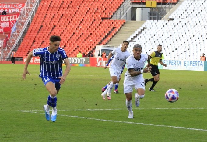 Godoy Cruz superó a Independiente en Mendoza y lo hundió más en la zona baja