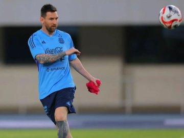 Con Messi a la cabeza, el campeón del mundo completó un nuevo entrenamiento en Beijing