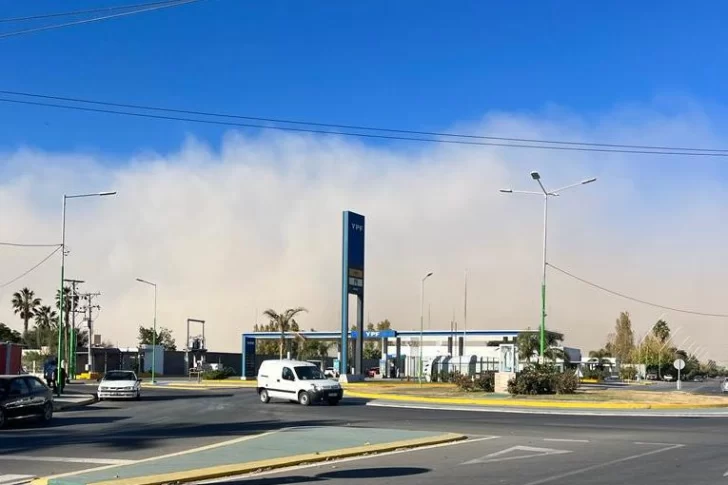 Después del Zonda y los 28 grados a las 8 de la mañana, el Sur llegó con fuerza a San Juan