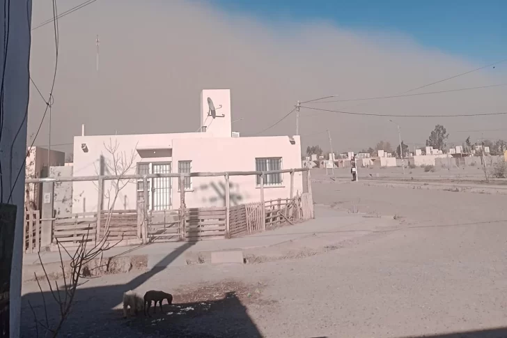 Suspendieron las clases durante el resto de la jornada por el fuerte viento Sur