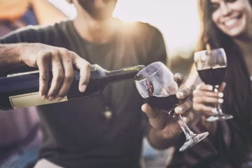 Argentinos consumen vino al menos tres veces por semana