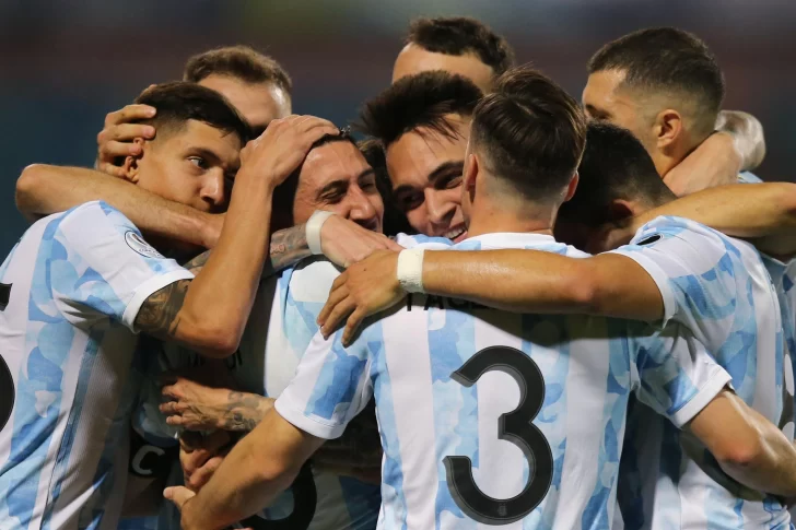 Argentina se impuso por un claro 3-0 a Ecuador y avanzó a las semifinales