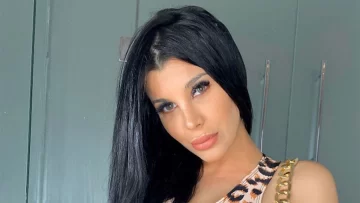 Charlotte Caniggia se prendió a la tendencia ¡tanga a la vista!