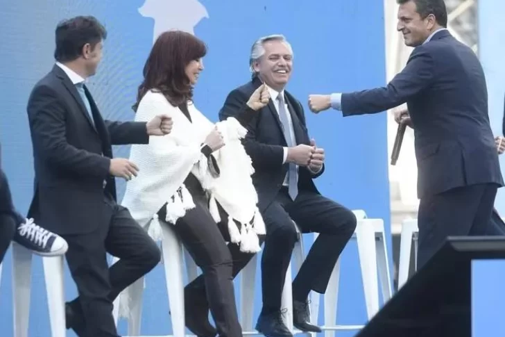 Una histórica foto de unidad con Massa, CFK y Alberto en Salliqueló