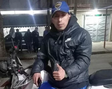 Lo asesinan y responden mensajes desde su celular