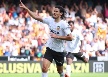 Sin lugar en Valencia, el sueño de Cavani crece