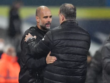 Bielsa y Guardiola, a mano