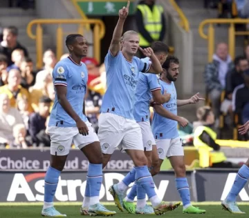 Manchester City goleó y quedó en la punta