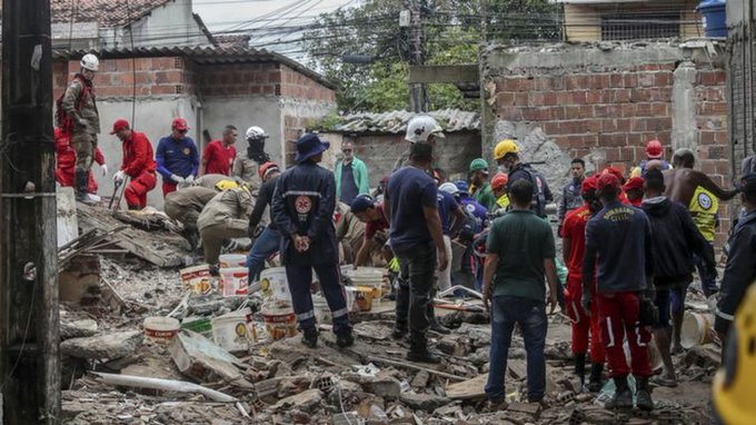 Ocho muertos y cinco atrapados bajo escombros por derrumbe de edificio en Brasil