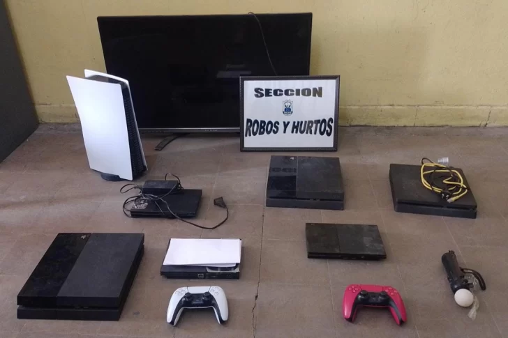 Alquila consolas de videojuegos, entraron a su casa y se las robaron