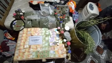 Allanan por un robo y dan con gran cantidad de marihuana, una tumbera y cosas robadas