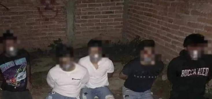 Agredió, escupió y hasta le rompió la campera a una policía,  pero no irá a prisión