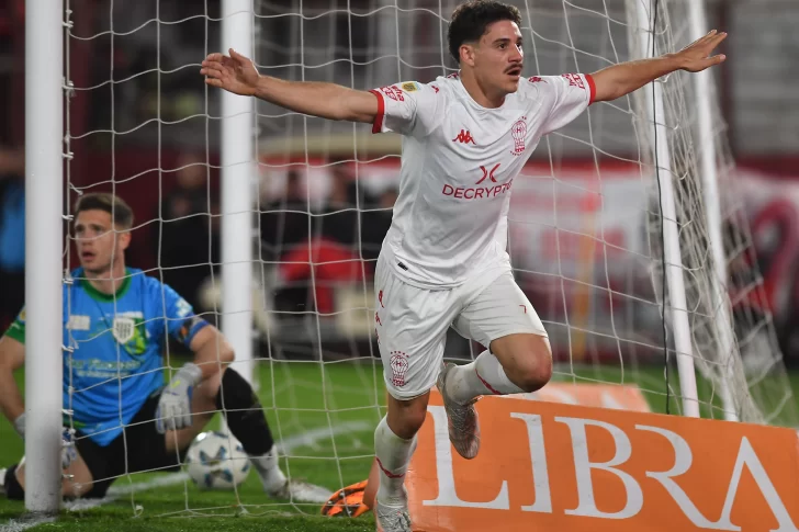 Huracán ganó por cuarta vez y el descenso arde