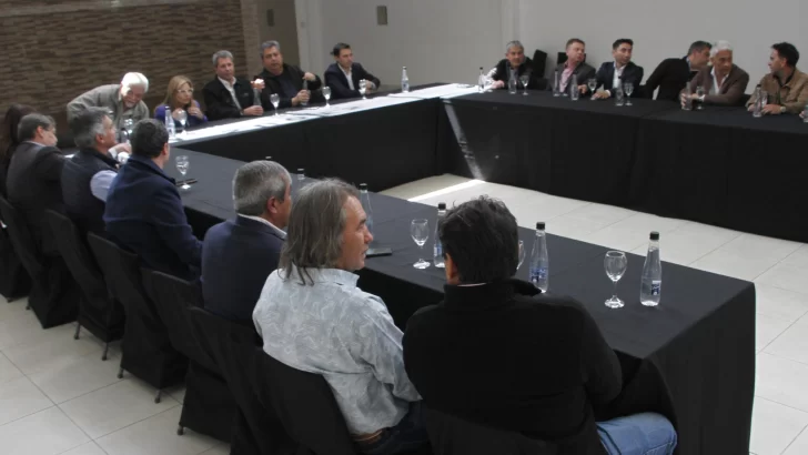 Uñac se reunió con diputados electos de su lista y de todo el abanico del PJ