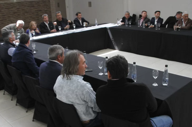 Uñac se reunió con diputados electos de su lista y de todo el abanico del PJ