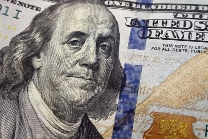 Devaluación: el Banco Central lleva el dólar por encima de $365