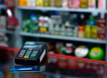 Reintegro de hasta $18.000 en compras con débito: a quiénes corresponde y cómo acceder